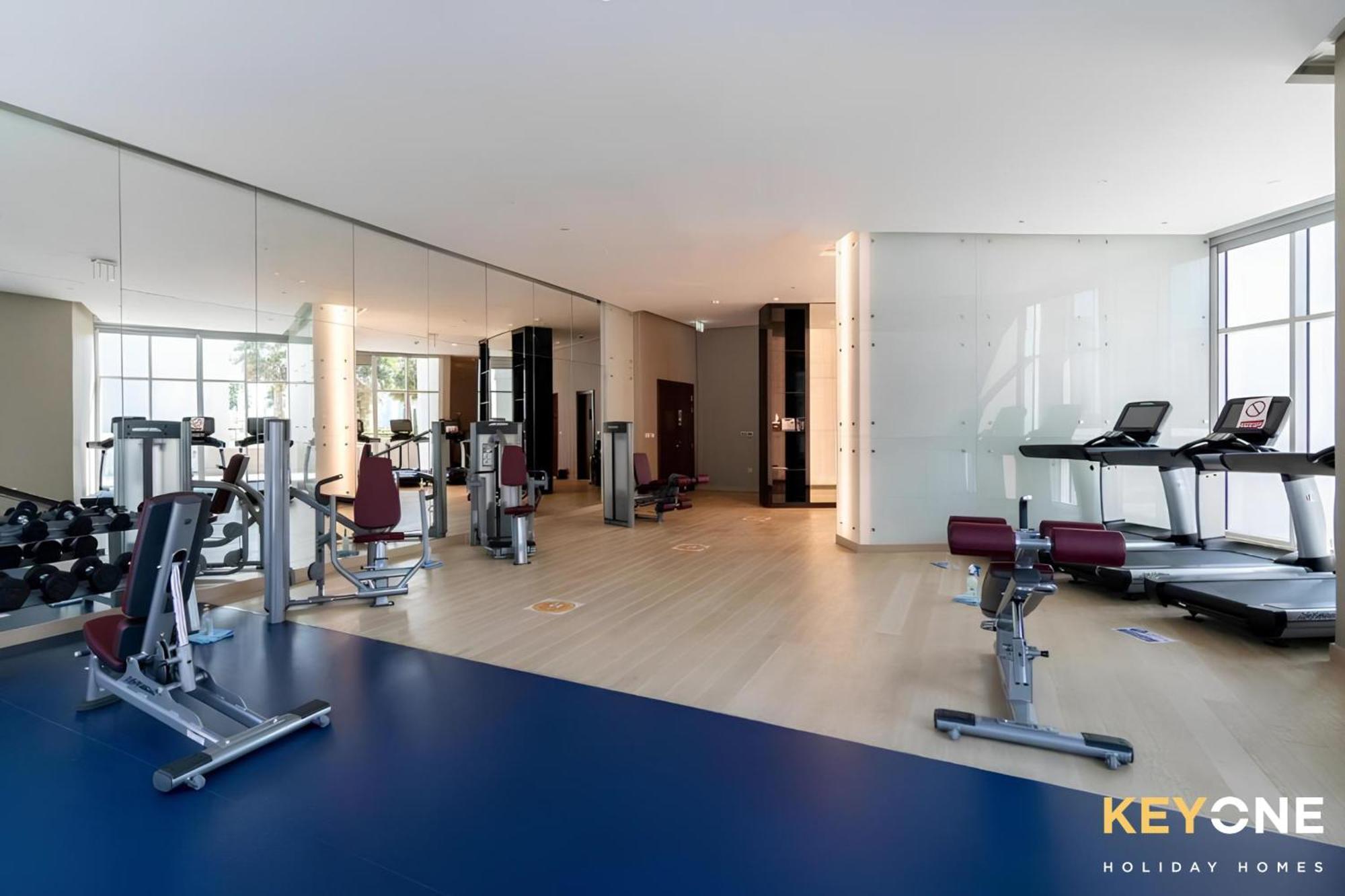 Sleek Studio In Prive With Stunning Canal View Dubai Exterior foto