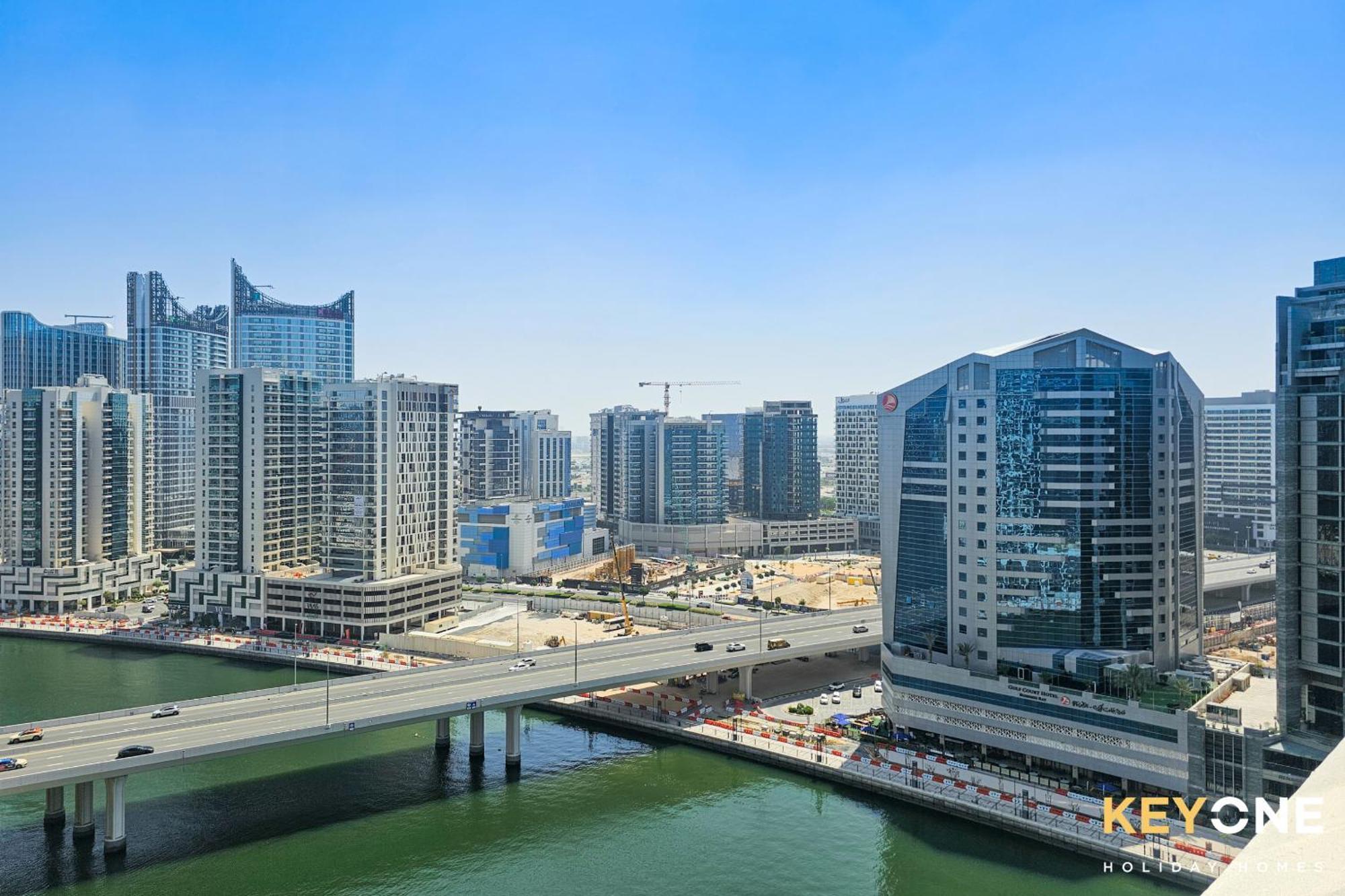 Sleek Studio In Prive With Stunning Canal View Dubai Exterior foto